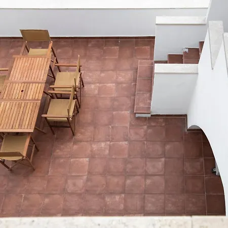 Chic, Stylish Traditional Townhouse With Terrace - Nyaraló San Pawl il-Baħar