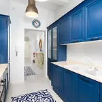 Holiday home Chic, Stylish Traditional Townhouse With Terrace - *