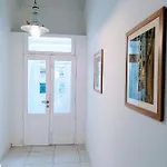 Chic, Stylish Traditional Townhouse With Terrace - Holiday home St. Paul's Bay