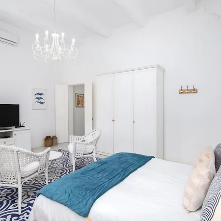 Chic, Stylish Traditional Townhouse With Terrace - 度假居 *