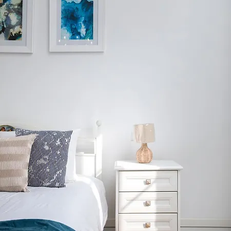 Feriehus Chic, Stylish Traditional Townhouse With Terrace -