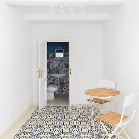 Chic, Stylish Traditional Townhouse With Terrace - * St. Paul's Bay