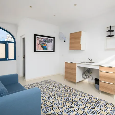 Chic, Stylish Traditional Townhouse With Terrace - * St. Paul's Bay