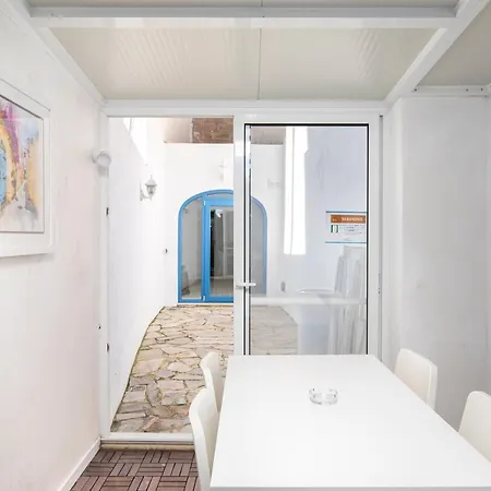 Chic, Stylish Traditional Townhouse With Terrace - 圣保罗湾城