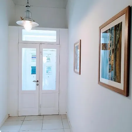 Chic, Stylish Traditional Townhouse With Terrace - 度假居 圣保罗湾城