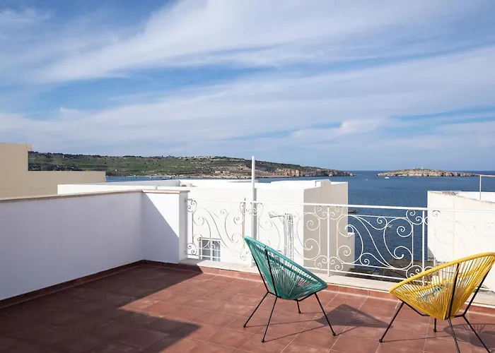 Semesterbostad Chic, Stylish Traditional Townhouse With Terrace -