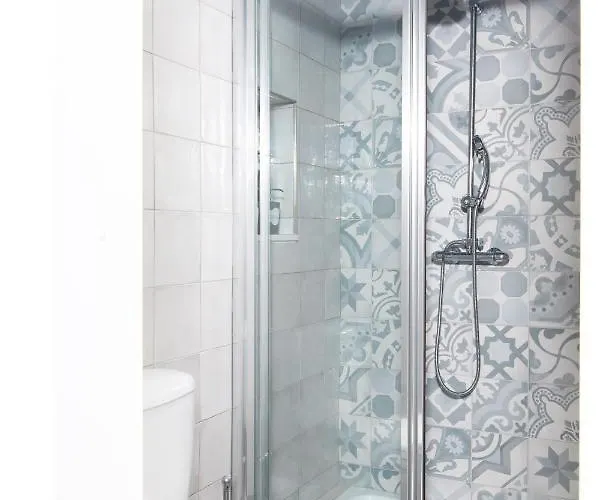 Nyaraló Chic, Stylish Traditional Townhouse With Terrace - *