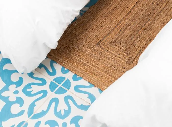 Chic, Stylish Traditional Townhouse With Terrace - St. Paul's Bay