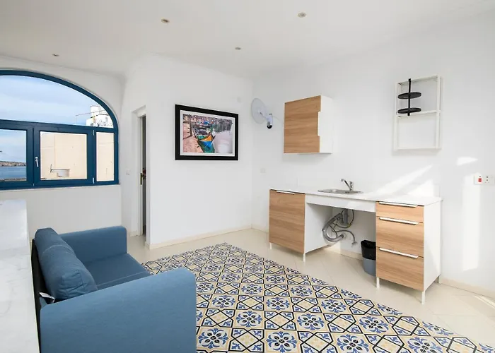 Chic, Stylish Traditional Townhouse With Terrace - * San Pawl il-Baħar