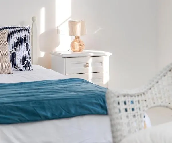 Chic, Stylish Traditional Townhouse With Terrace - Nyaraló