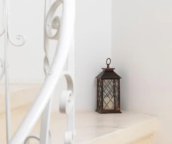 Chic, Stylish Traditional Townhouse With Terrace -