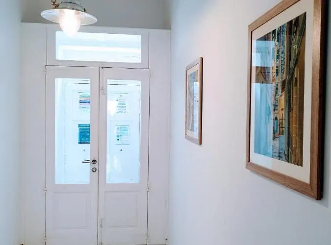 Chic, Stylish Traditional Townhouse With Terrace - Nyaraló San Pawl il-Baħar