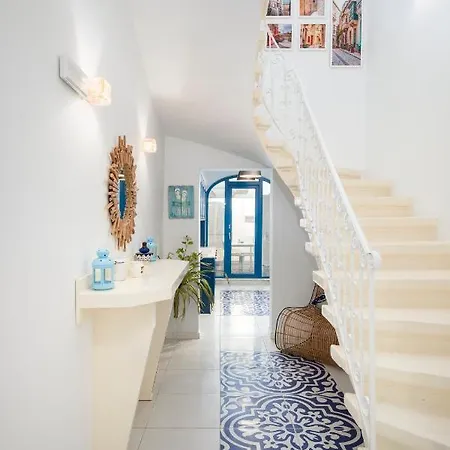 Chic, Stylish Traditional Townhouse With Terrace -