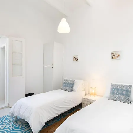 Chic, Stylish Traditional Townhouse With Terrace -